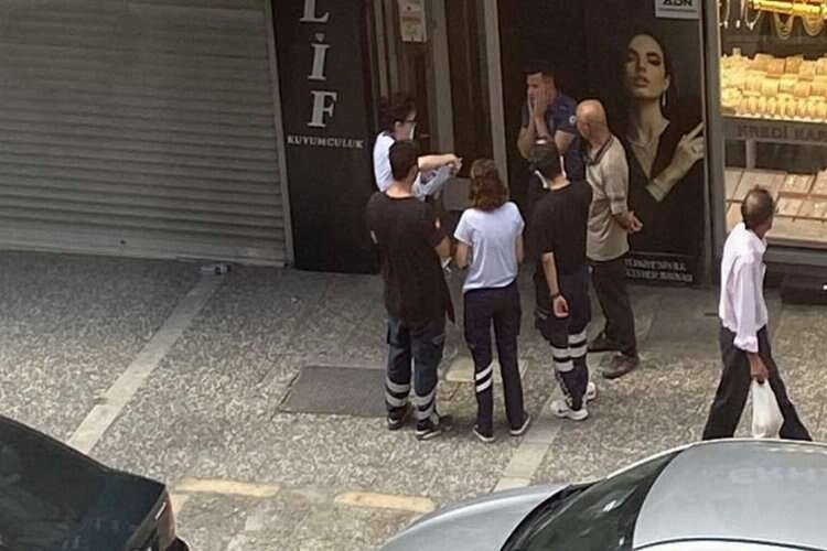İzmir’de koku ihbarına giden ekipler ceset buldu haberinin görseli