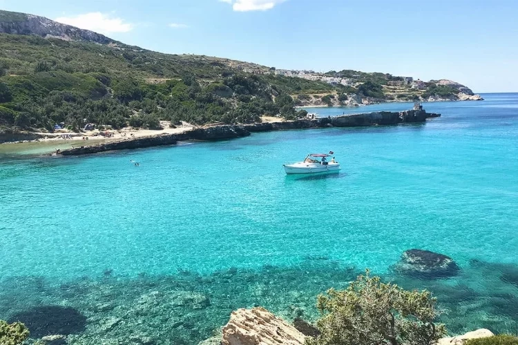 Karaburun'un gözde yeri: Dolungaz Koyu