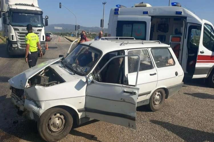 Manisa'da trafik kazası, yaralılar var haberinin görseli