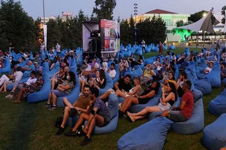 İzmirliler Ağustos’ta filme doyacak haberinin görseli