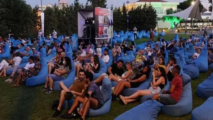 İzmirliler Ağustos’ta filme doyacak haberinin görseli