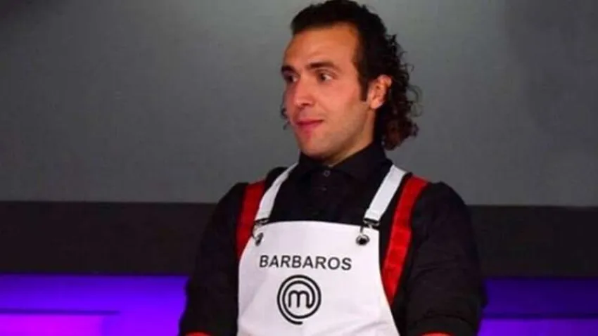 Barbaros Yoloğlu MasterChef All Star yarışmacıları arasına katıldı. MasterChef All Star 50. bölümüne kadroya dahil olan Barbaros Yoloğlu'nun hayatına ilişkin detaylar merak konusu oldu. Peki Barbaros Yoloğlu evli mi? Yemek yapmaya nasıl başladı? İşte detaylar...