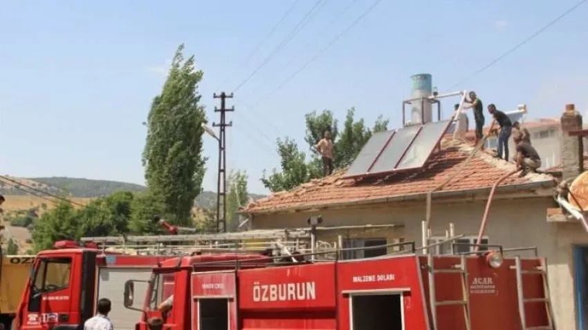 Afyonkarahisar'da tandır yangını: 2 ev zarar gördü haberinin görseli