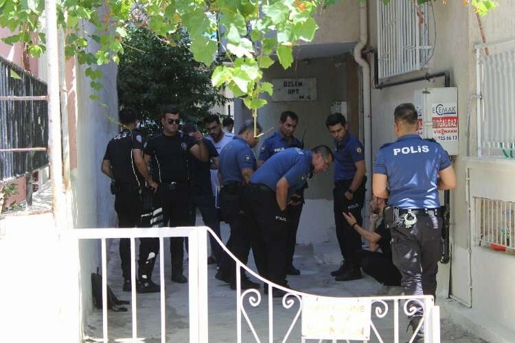 Üniversite öğrenci evinde ölü bulundu haberinin görseli