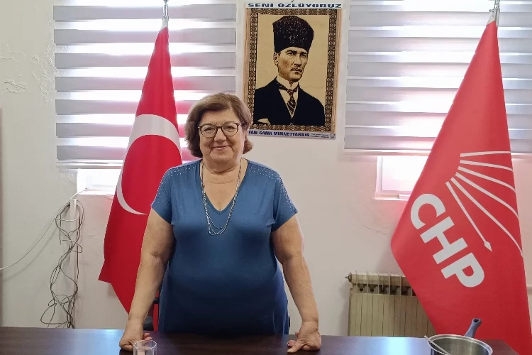 CHP Foça İlçe Başkanı Ayla Yılmaz'dan adaylık açıklaması haberinin görseli