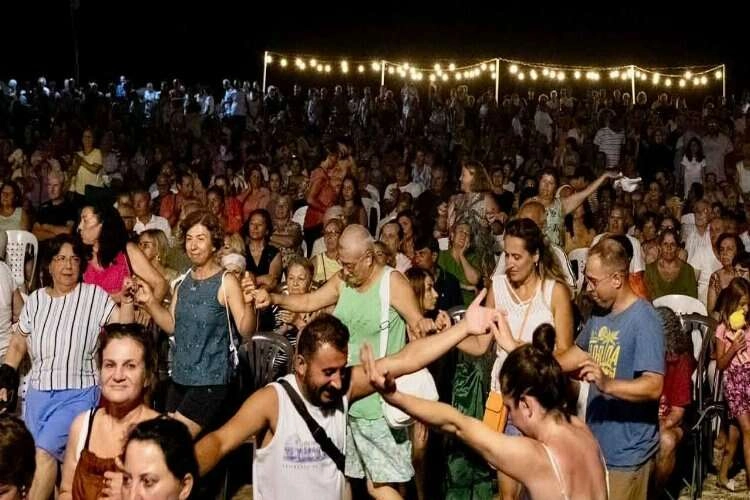 Kuşadası'nda ücretsiz halk konserleri haberinin görseli