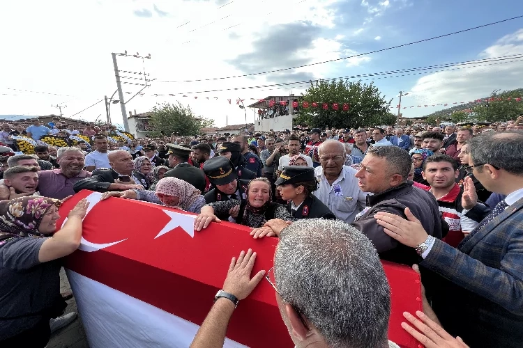 Manisalı şehide hüzünlü veda: Gözyaşları sel oldu