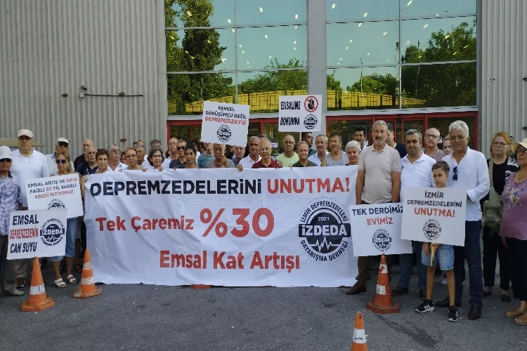 Depremzedelerden Meclis’e çıkarma! haberinin görseli