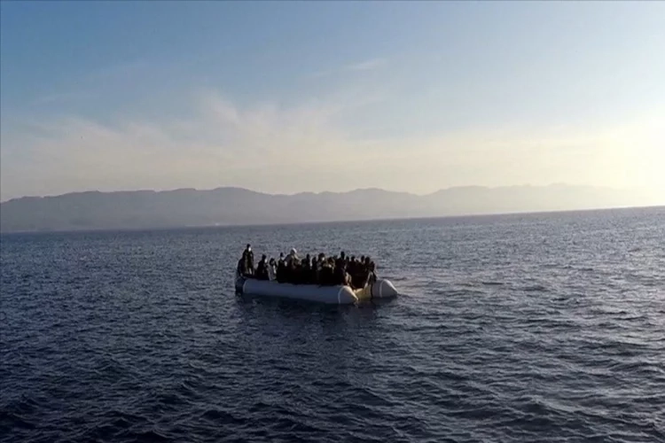 İzmir'de çok sayıda düzensiz göçmen yakalandı! haberinin görseli