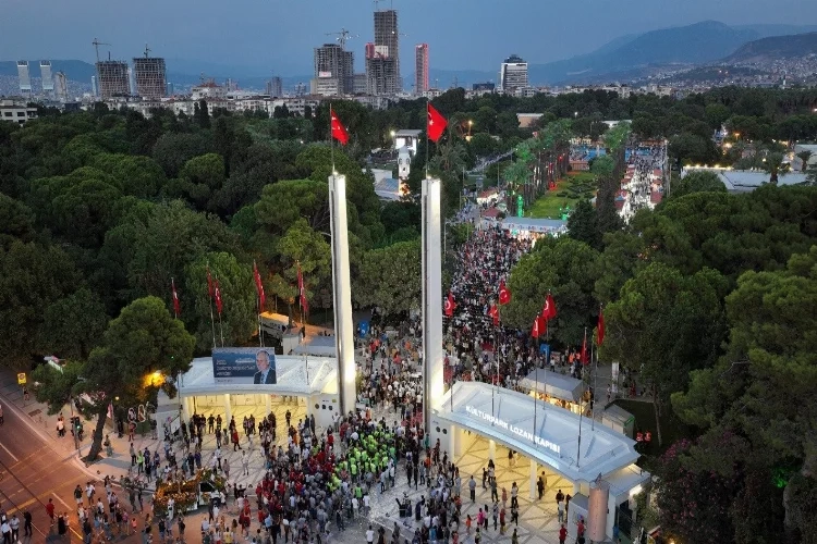 İzmir Enternasyonal Fuarı, kapılarını 