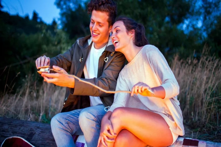 Date ne demek? Date’e çıkmak ne demek? Date’e çıkmanın kuralları nedir?  İlk buluşmada neler yapılır? haberinin görseli