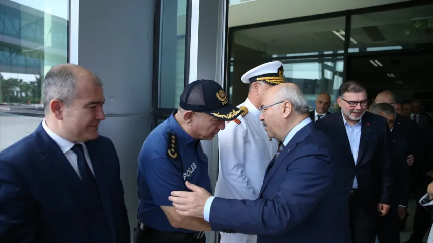 izmir valisi_ilkses