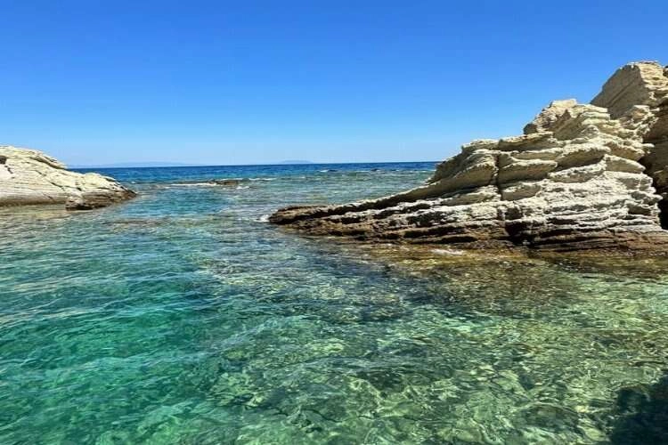 Foça tatil rehberi: Foça’da ki Karaçukur Koyu’na nasıl gidilir?