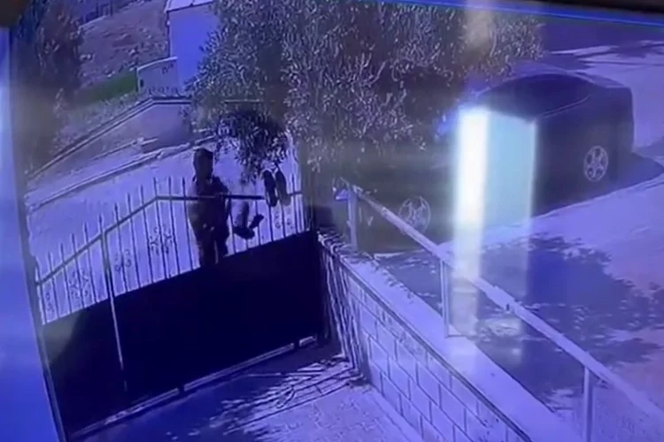 Aydın'da hırsızlık olayı: Ayakkabısı saniyeler içerisinde çaldı haberinin görseli