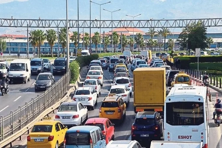İzmir’de araç sayısı 1 milyonu aştı haberinin görseli
