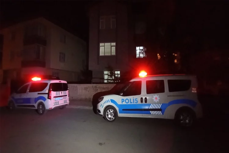 Genç kız, dedesini bıçakladı haberinin görseli