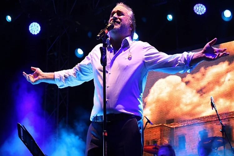 Volkan Konak, İzmir’de konser verecek haberinin görseli