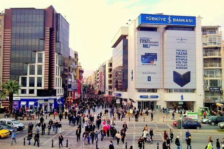 Karşıyaka’da 1 günde 10 mekan. Karşıyaka’yı 24 saatte keşfedin