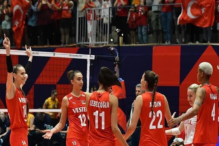 A Milli Kadın Voleybol Takımı gruptan yenilgisiz lider çıktı