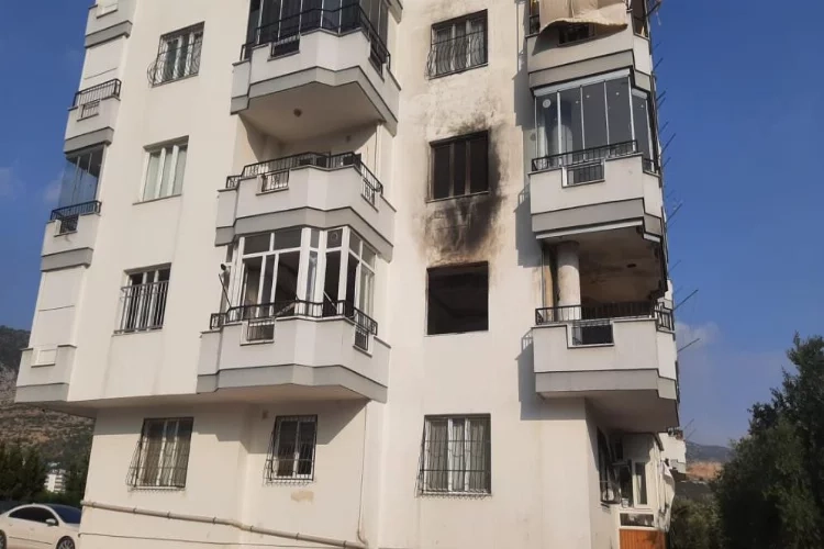 Akılalmaz olay! Bir apartmanda bir haftada 8 yangın çıktı haberinin görseli
