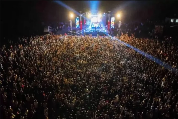 İzmir 30 Ağustos’ta coşacak: İşte ilçe ilçe düzenlenen konserler haberinin görseli