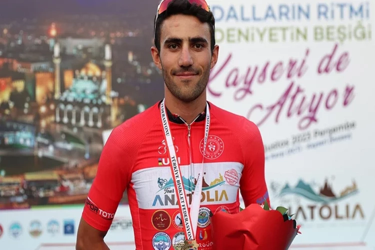 Bisiklet hobisini profesyonele çevirmişti şimdi milli takımda! haberinin görseli