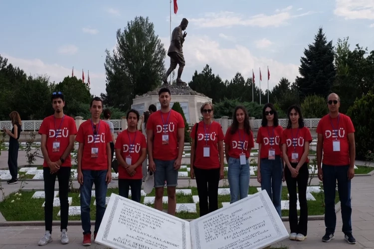 DEÜ, Afyon Kocatepe'de Zafer Yürüyüşü'ne katıldı haberinin görseli