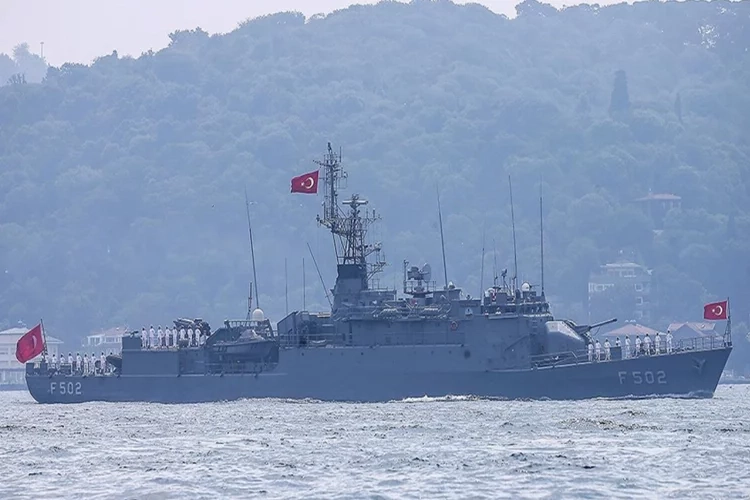 Türk savaş gemileri, o limanlara gözdağı verecek! haberinin görseli