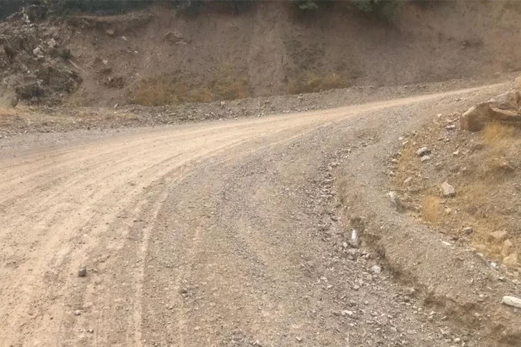 Yol sorunu çözülmeyen vatandaşlardan belediyeye tepki haberinin görseli