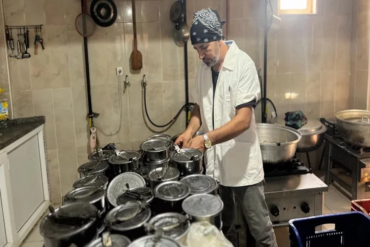 Kütahya’da 115 kişinin evlerine sıcak yemek gidiyor haberinin görseli