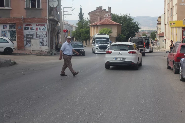 Eskişehir'de yetersiz caddelere çevre sakinlerinden tepki