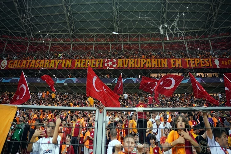 Galatasaray - Molde maçını kaç kişi izledi? haberinin görseli
