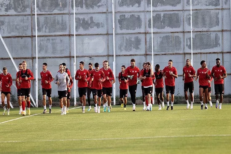 Sivasspor, Beşiktaş maçından galip ayrılmak istiyor haberinin görseli
