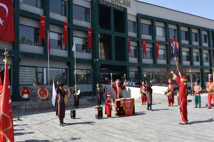 Bozüyük'te Zafer Bayramı coşku ile kutlandı haberinin görseli