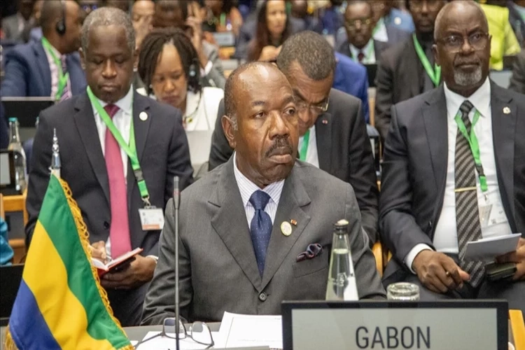 Gabon'da alıkonulan Cumhurbaşkanı Ali Bongo dünyadan yardım istedi haberinin görseli