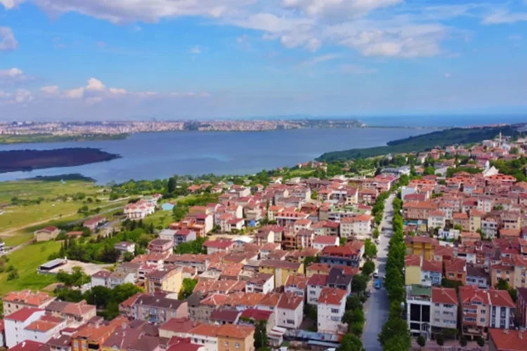 Avcılar'da 1/4 hisseli net 78 m² daire icradan satılık