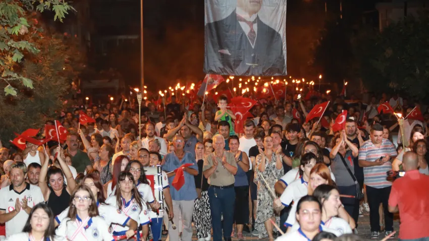 Atatürk Anıtı_ilkses (4)-1