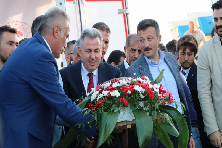 İzmir'de balıkçılık sezonu açıldı: Balıkçılar ''Vira Bismillah'' dedi haberinin görseli