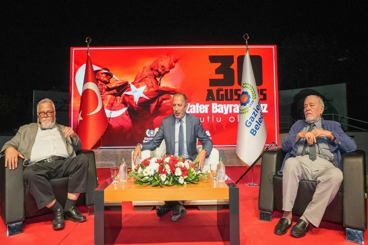 Şengör ve Ortaylı İzmir'de Atatürk'ü anlattı