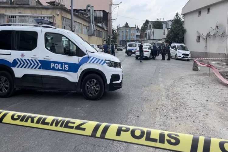İki arkadaşa eş zamanlı silahlı saldırı: Yaralılar var! haberinin görseli