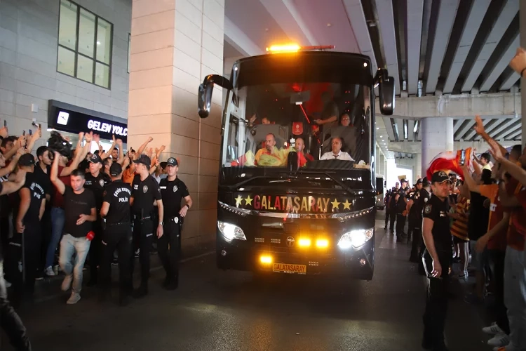 Galatasaray tam kadro Gaziantep'te haberinin görseli