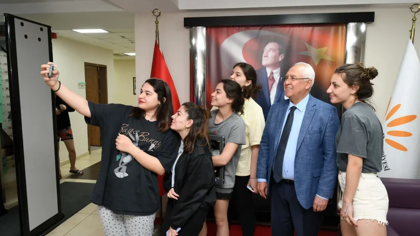 karabağlar Atatürk kız öğrenci yurdu_ilkses (1)