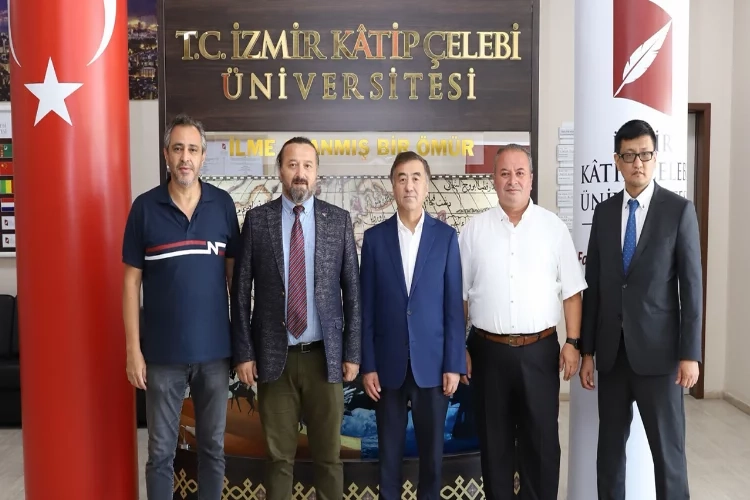 Moğolistan Büyükelçisi İKÇÜ'yü ziyaret etti haberinin görseli