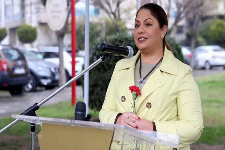 Zeynep Altıok: Yaşasın barış, yaşasın halkların kardeşliği haberinin görseli
