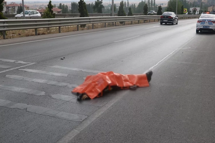 Afyonkarahisar’da feci kaza: Otomobil, motosiklete çarptı