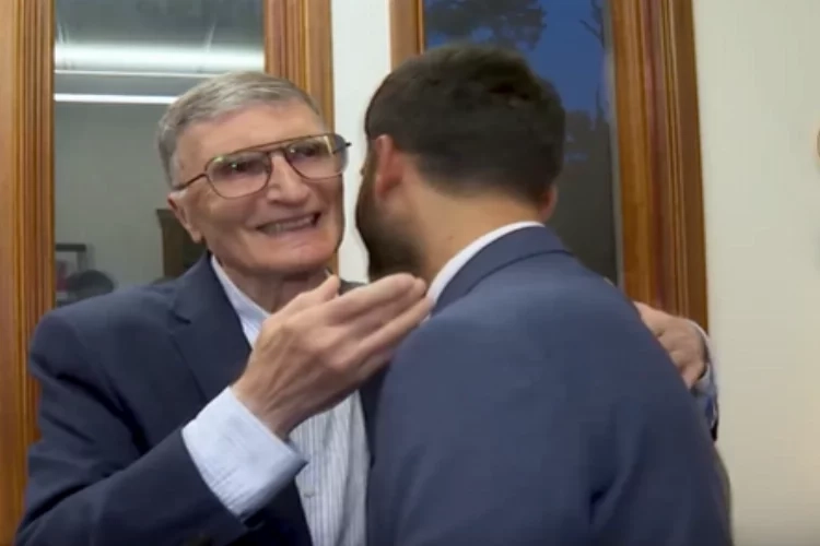 Aziz Sancar Vakfı'nın temel atma törenine Mardin'den genç misafir haberinin görseli