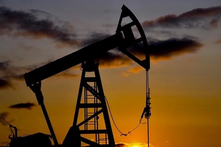 Brent petrolün varil fiyatında yeni rekor haberinin görseli