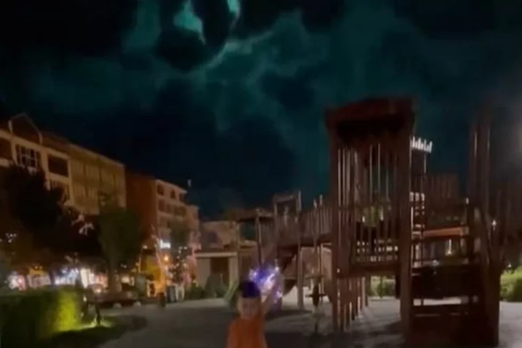 Erzurum’da gökyüzü bir anda aydınlandı   haberinin görseli
