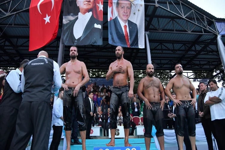 Kurtdereli Yağlı Güreşleri'nde başpehlivan kim oldu? haberinin görseli