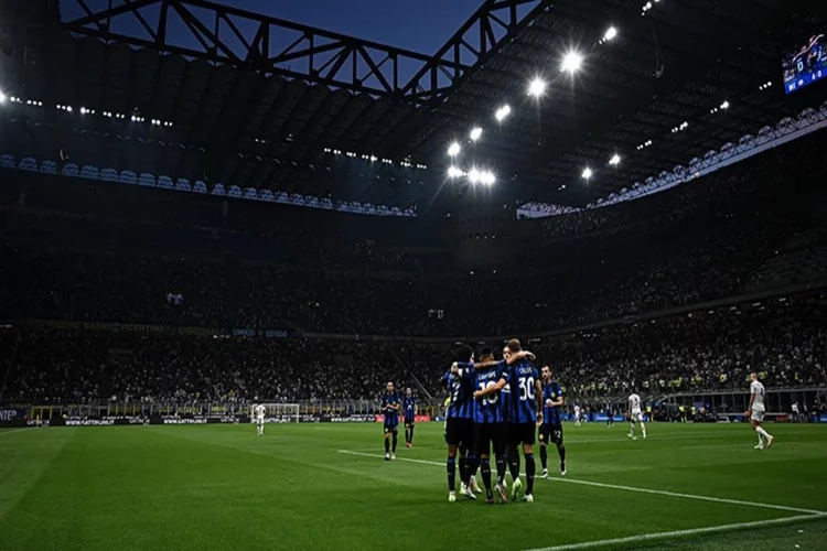Inter, sahasında Fiorentina'yı mağlup etti haberinin görseli